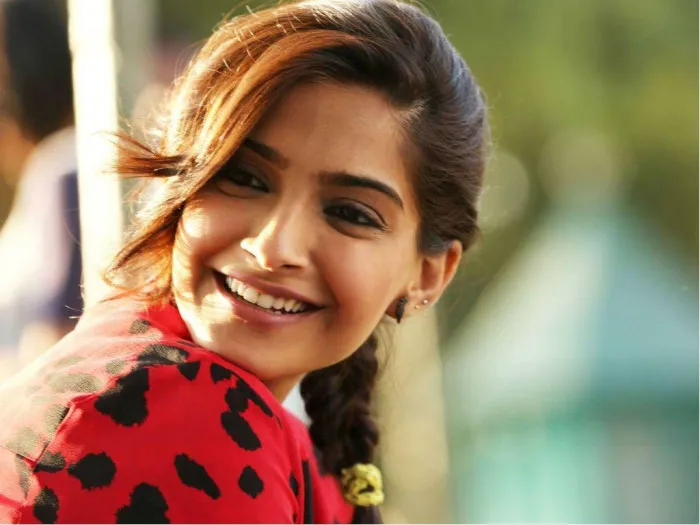 Sonam Kapoor-Movies,Wallpapers | Indus Appstore | Screenshot