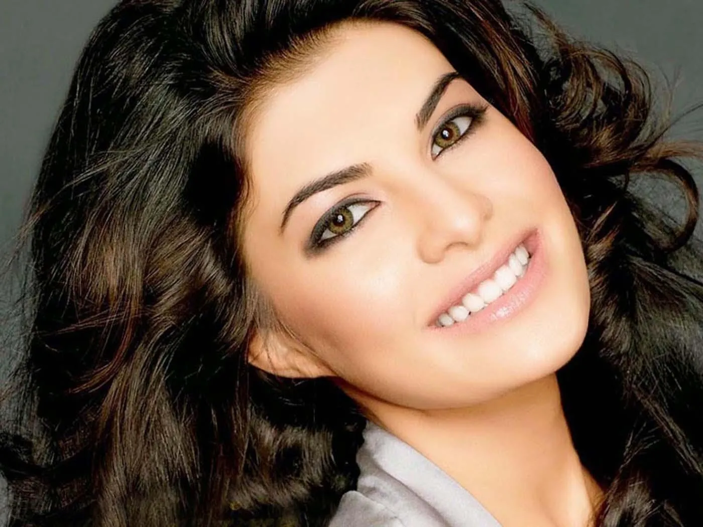 Jacqueline Fernandez Wallpaper | Indus Appstore | Screenshot