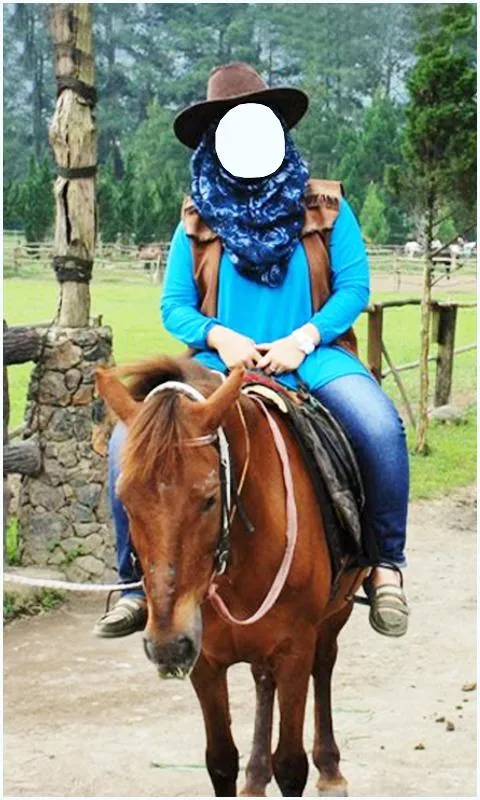 Hijab Women With Horse Photos | Indus Appstore | Screenshot