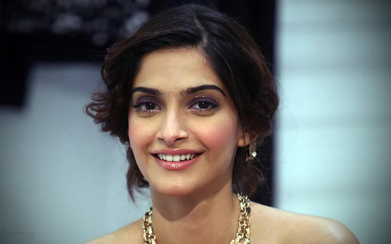 Sonam Kapoor-Movies,Wallpapers | Indus Appstore | Screenshot