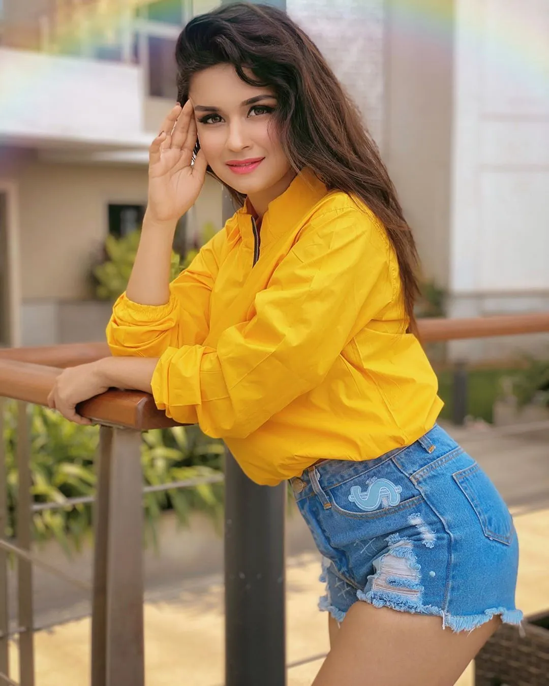 Avneet Kaur Wallpapers HD | Indus Appstore | Screenshot