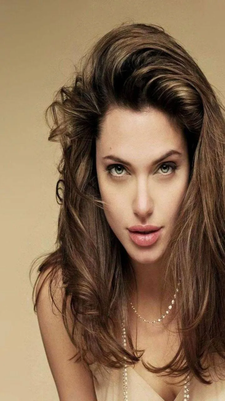 Angelina Jolie Wallpapers | Indus Appstore | Screenshot