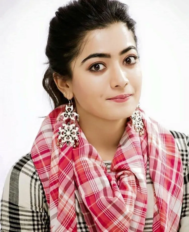 Rashmika Mandanna Wallpapers | Indus Appstore | Screenshot