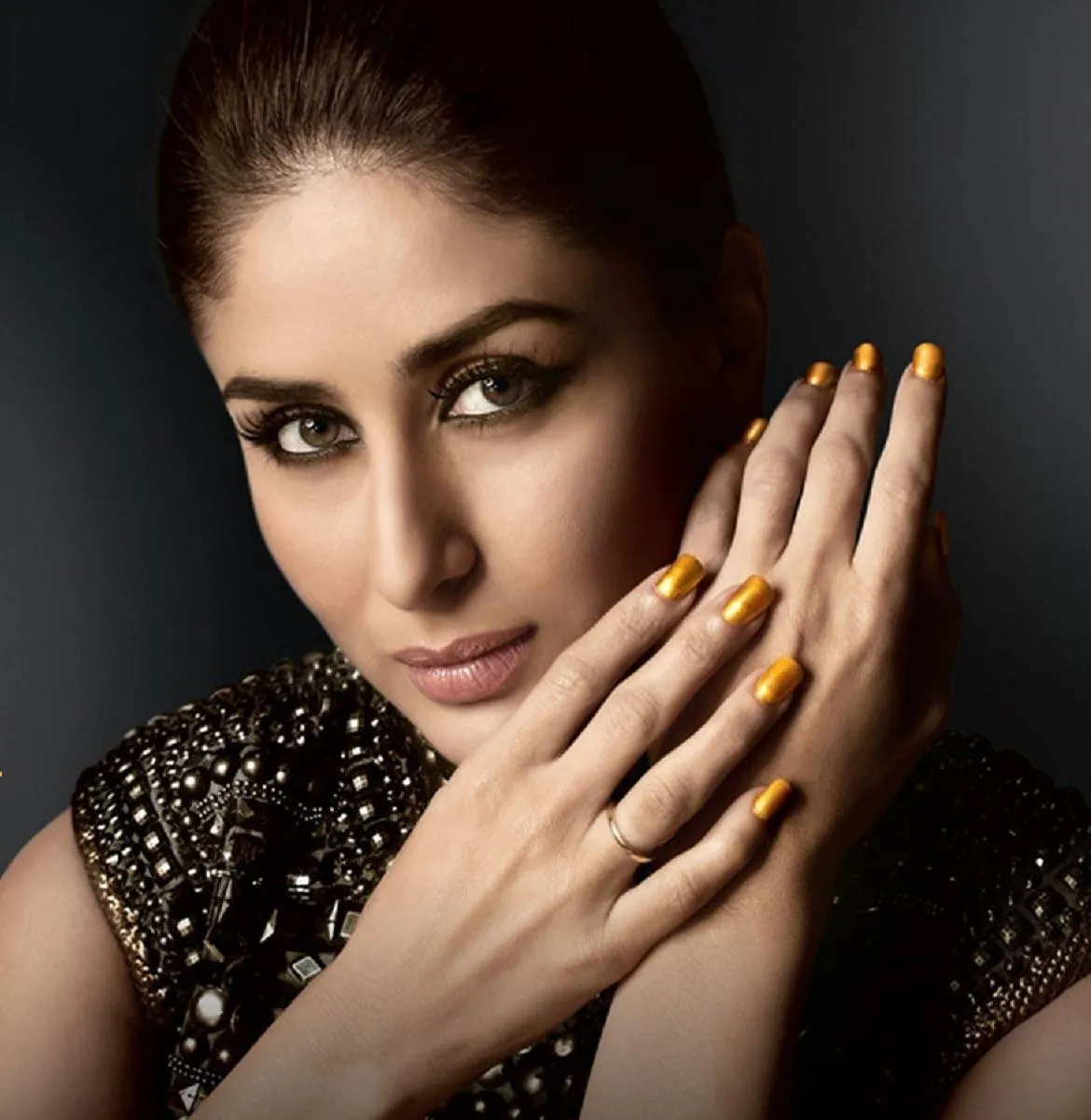 Kareena Kapoor Khan Wallpapers | Indus Appstore | Screenshot