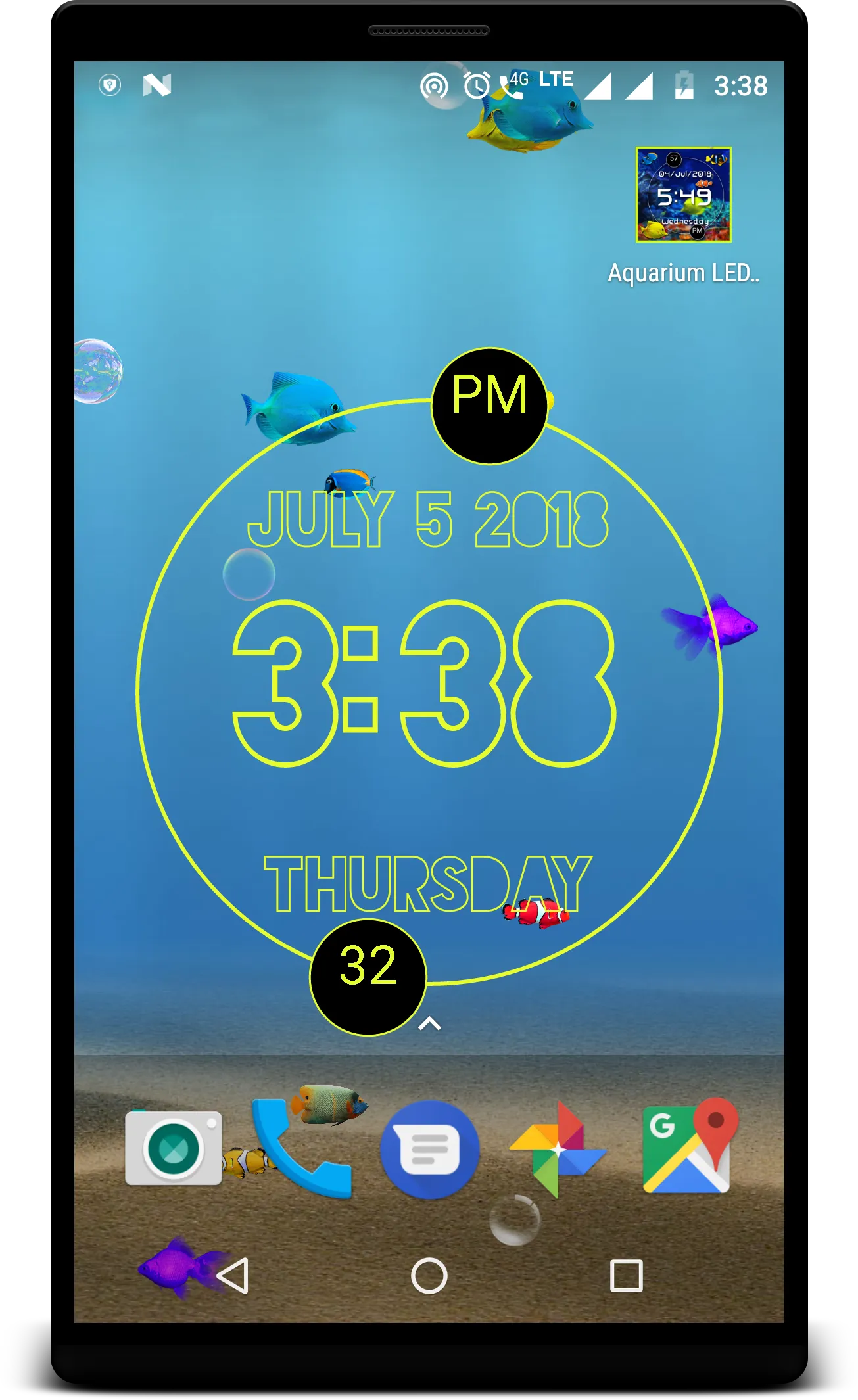 LED Clock with Aquarium LWP | Indus Appstore | Screenshot