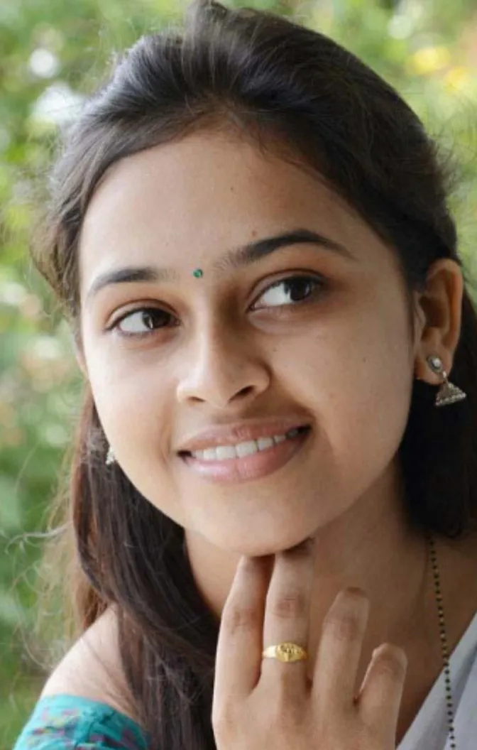 Sri Divya Movies-Wallpapers | Indus Appstore | Screenshot