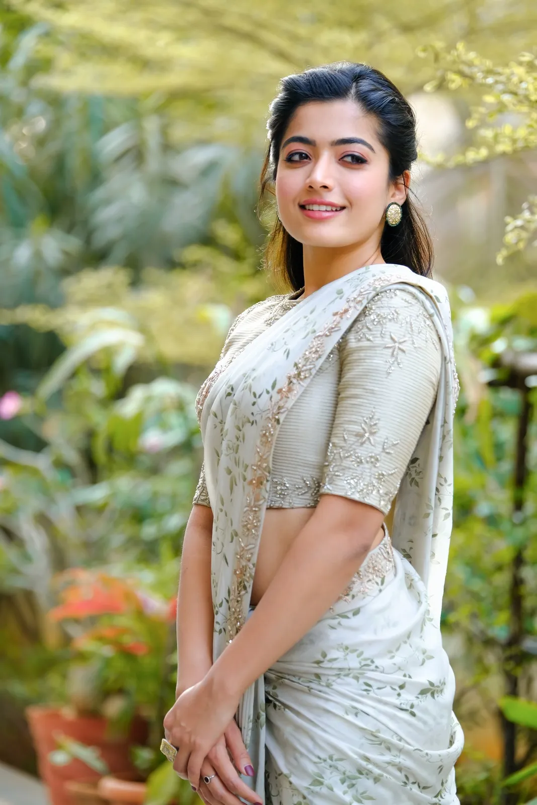 Rashmika Mandanna Wallpapers | Indus Appstore | Screenshot